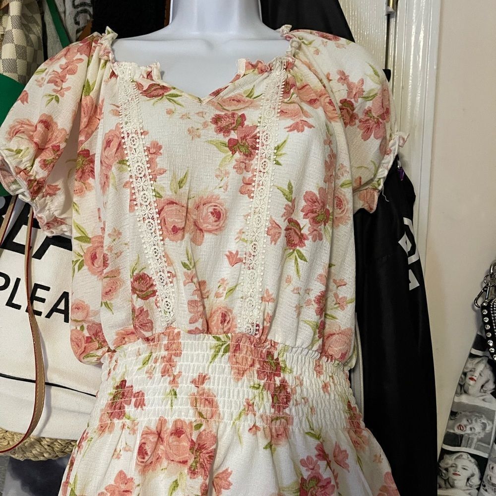 2/$15 Love & Joy floral smocked blouse
